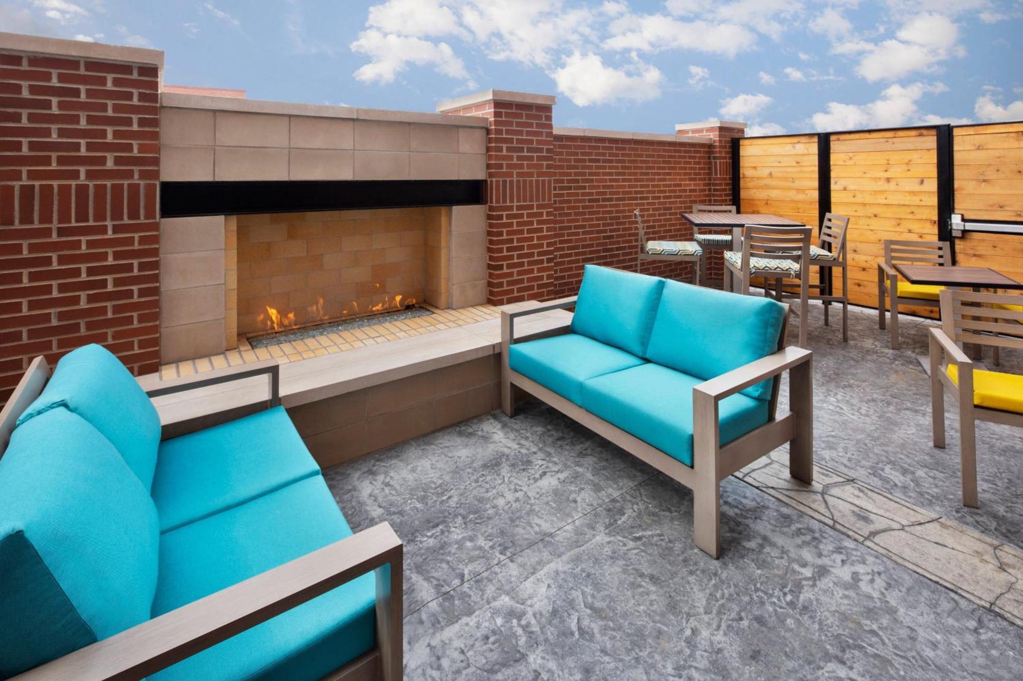 Courtyard By Marriott Cape Girardeau Downtown Hotel Buitenkant foto